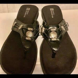 White Mountain Black Leather Sandal